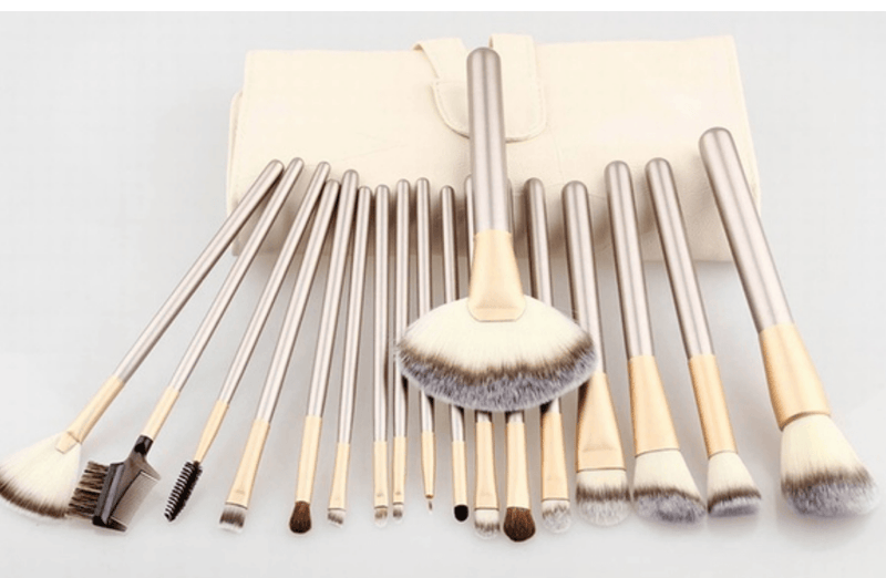 24 Piece Champagne Gold Makeup Brushes Set Iconix 